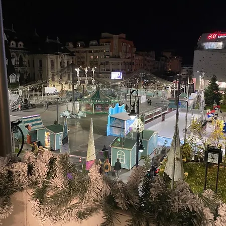 Blue Light Ultracentral Apartment Craiova