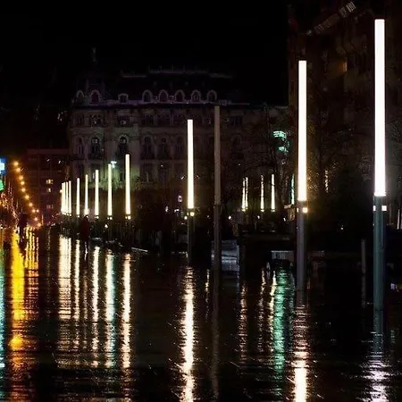 Blue Light Ultracentral Apartment Craiova